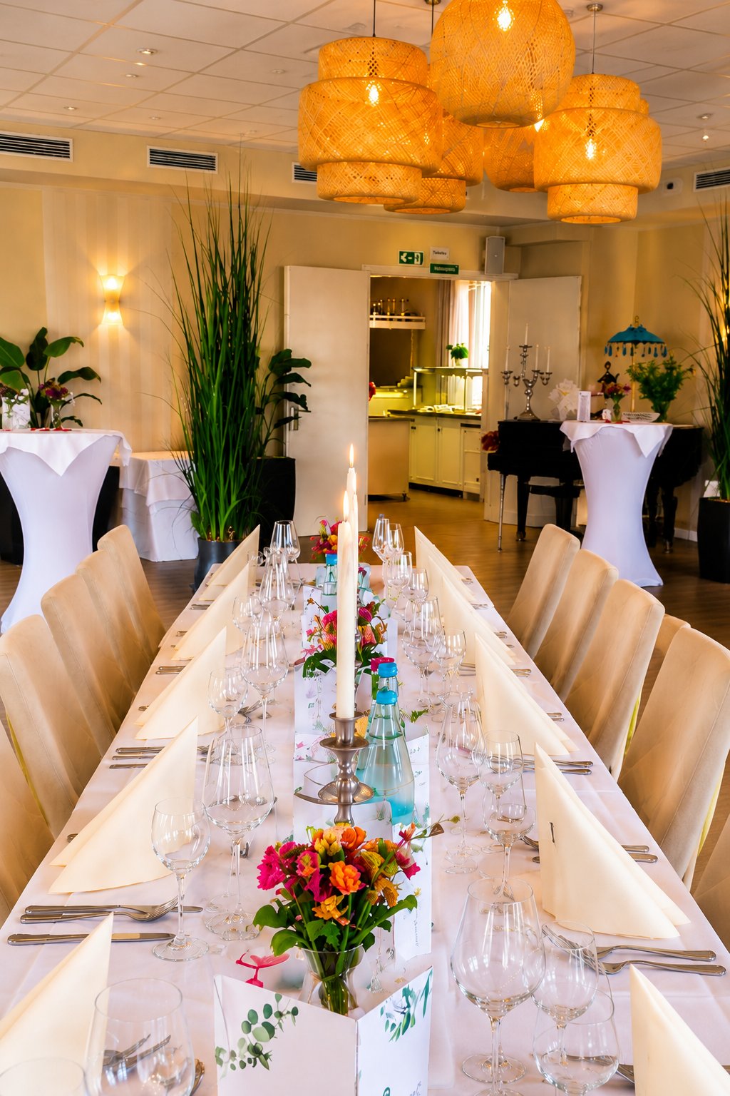 Schöner Saal in der Hotelanlage Tarnewitzer Hof für Familienfeiern, Seminare und Tagungen