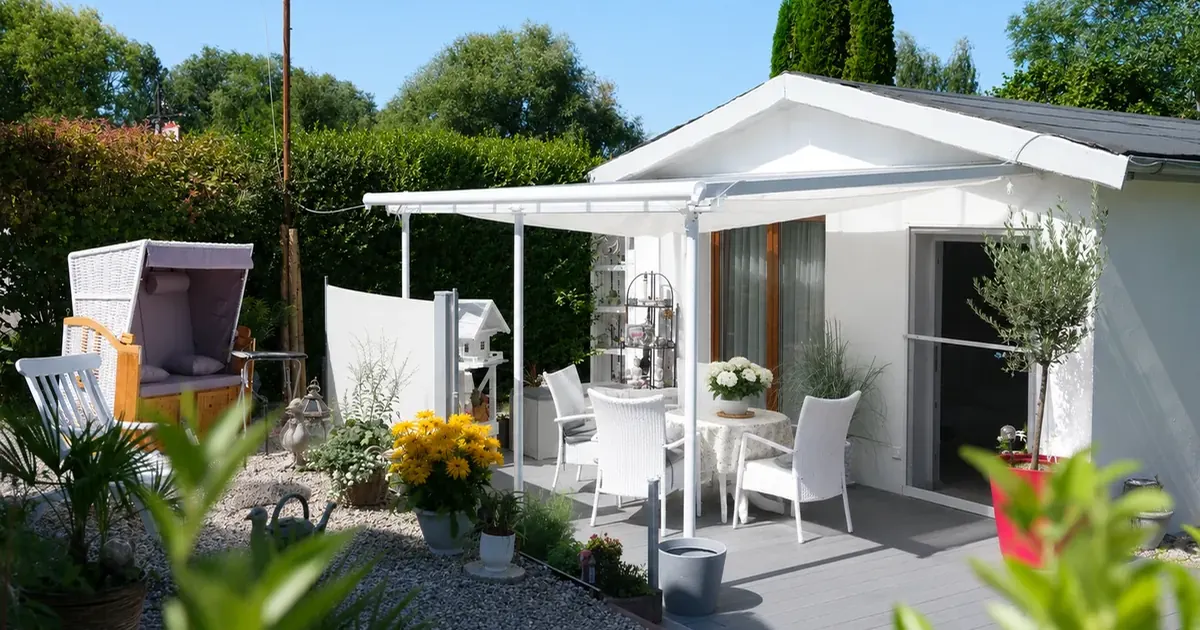 Außenansicht mit überdachter Terrasse am Haus Oase